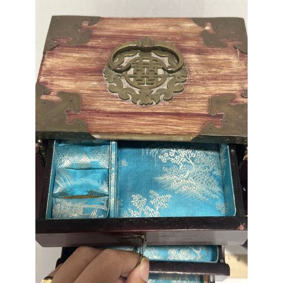 Chinese Wood Brass antique Jewellery Cabinet carved‎ jade box chest gorgeous! - Picture 5 of 11